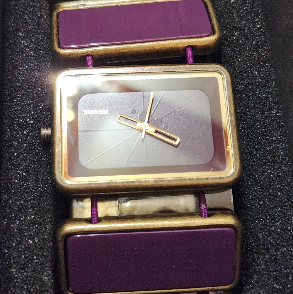 Nixon The Vega Quartz Women's Watch Purple New In Box